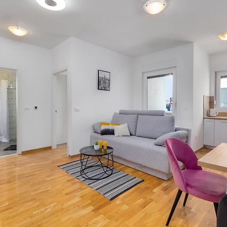 Apartment Roni + Besplatan Parking Задар Екстериор снимка