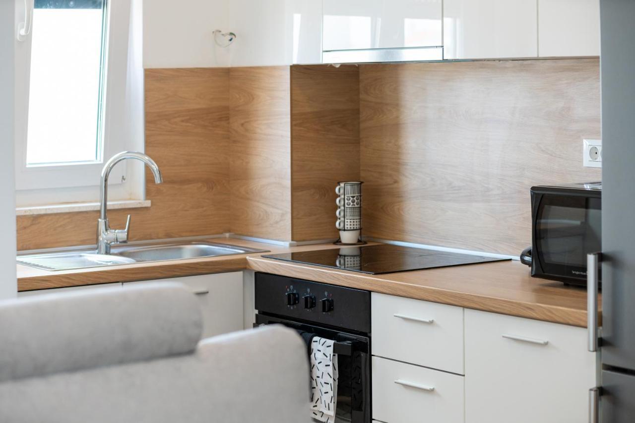 Apartment Roni + Besplatan Parking Задар Екстериор снимка