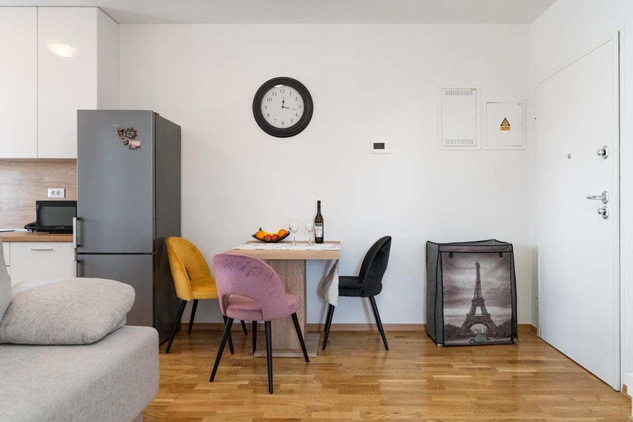 Apartment Roni + Besplatan Parking Задар Екстериор снимка