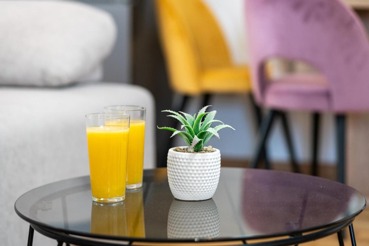Apartment Roni + Besplatan Parking Задар Екстериор снимка