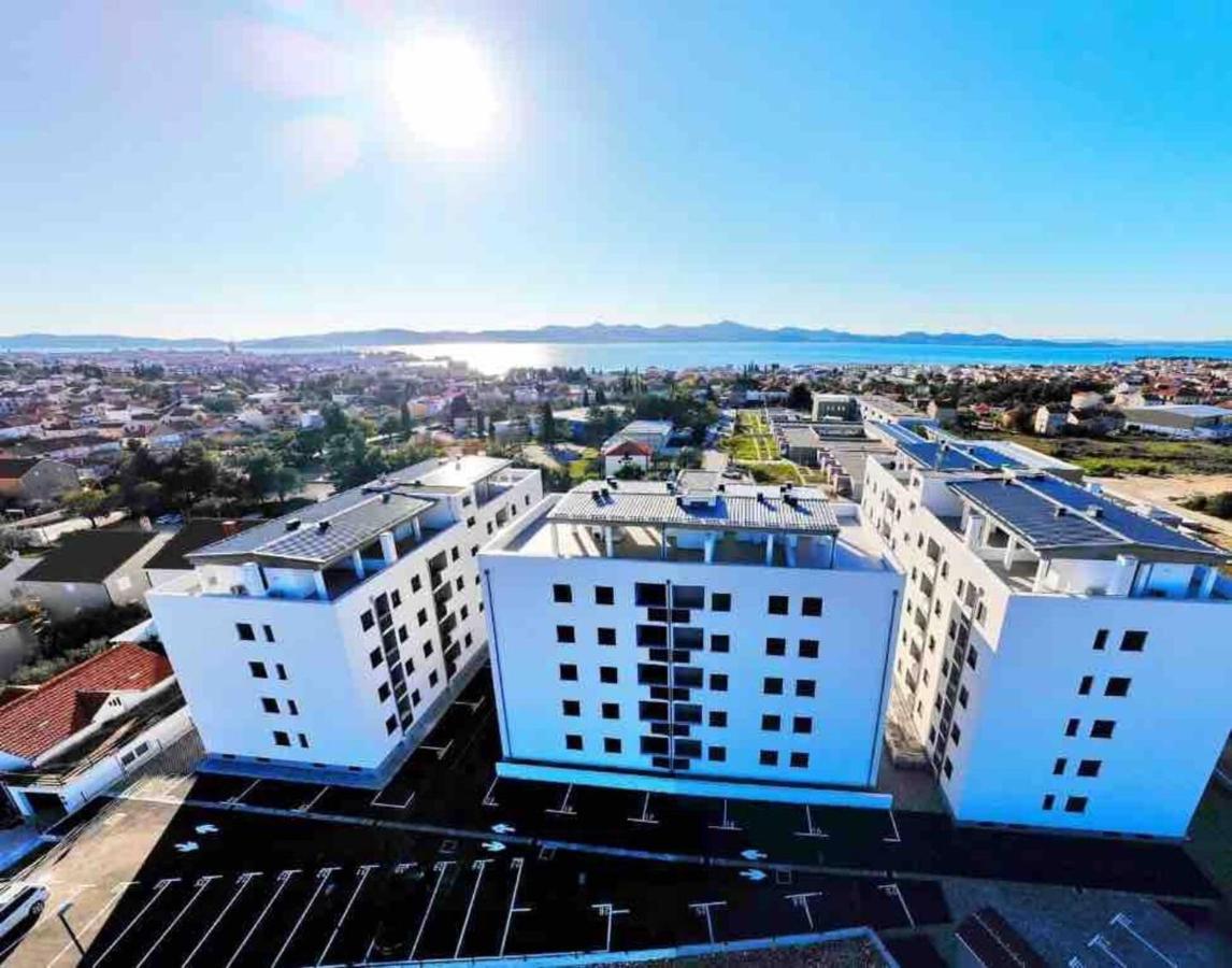Apartment Roni + Besplatan Parking Задар Екстериор снимка