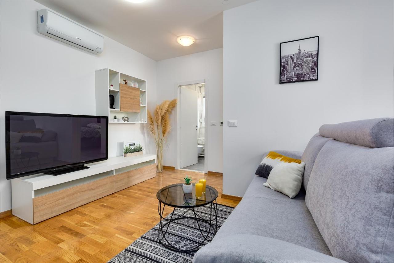 Apartment Roni + Besplatan Parking Задар Екстериор снимка