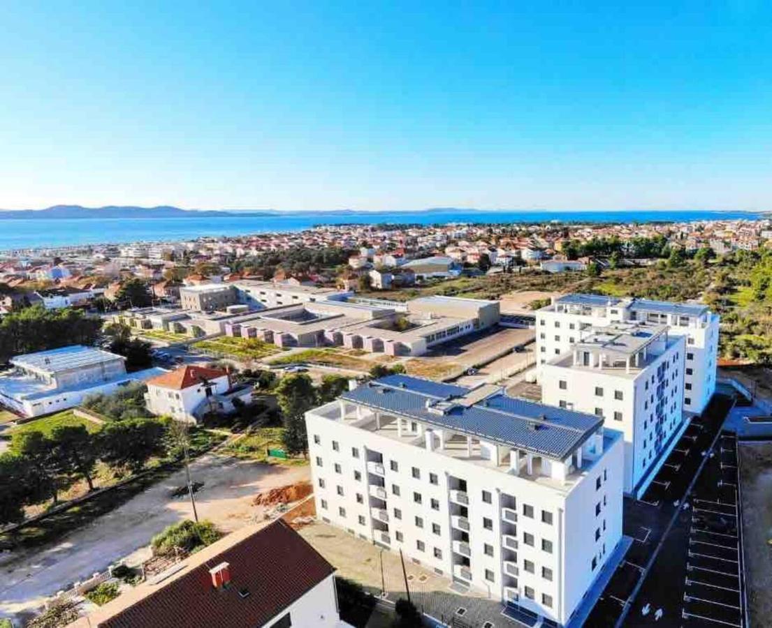 Apartment Roni + Besplatan Parking Задар Екстериор снимка