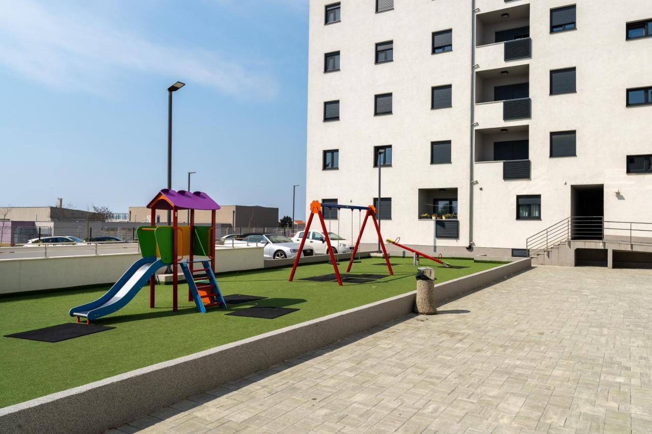 Apartment Roni + Besplatan Parking Задар Екстериор снимка