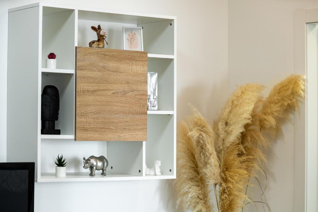 Apartment Roni + Besplatan Parking Задар Екстериор снимка